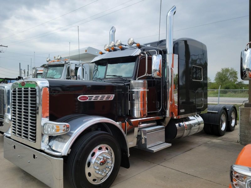 2015 PETERBILT 389 PRIDE & CLASS 7148242495