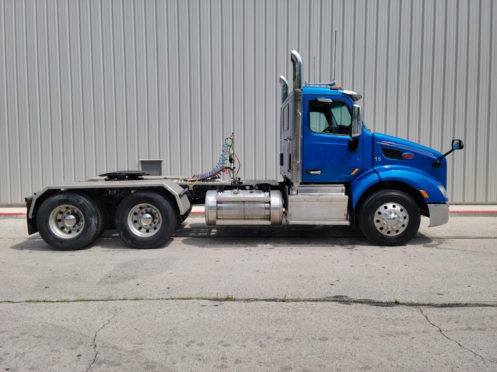 2015 PETERBILT 579 7267930639