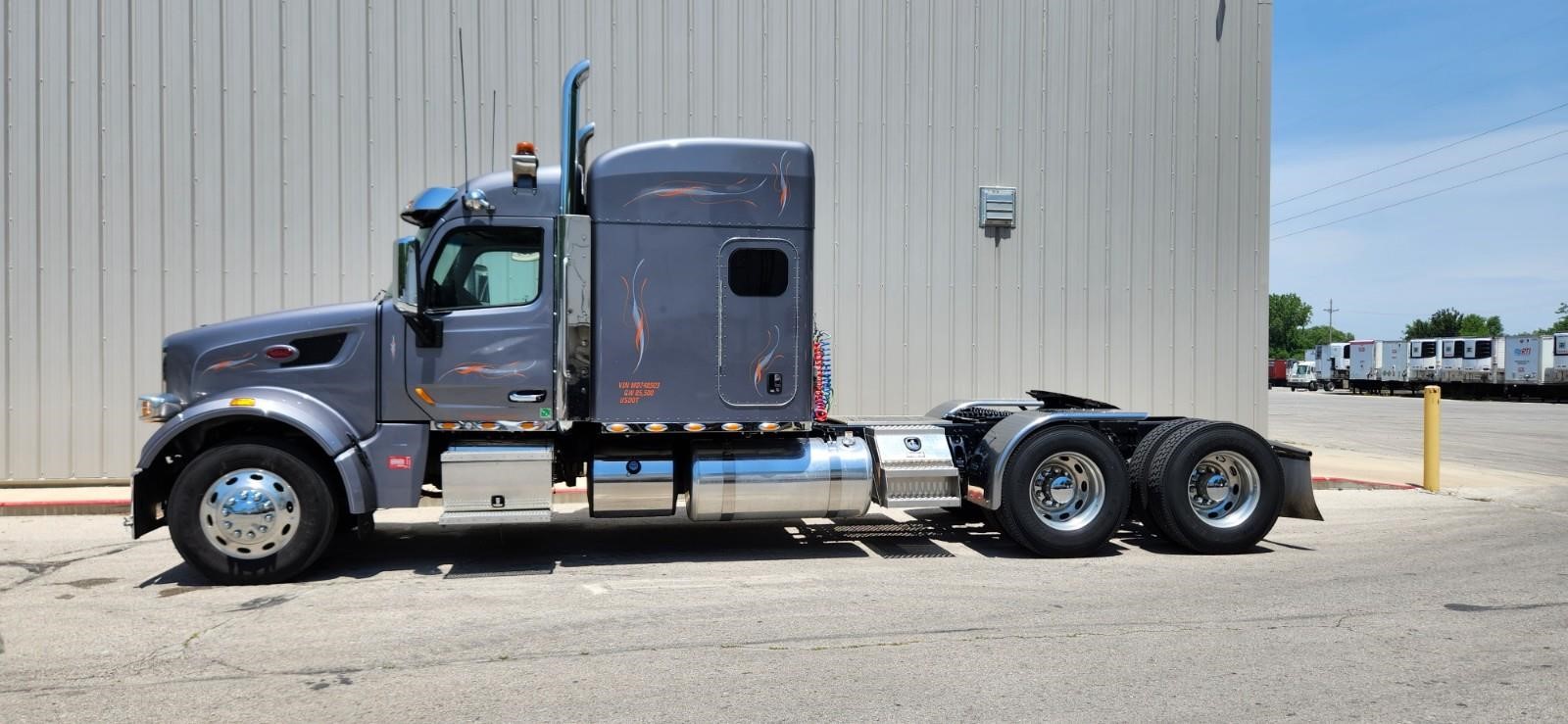 2021 PETERBILT 567 8030303330