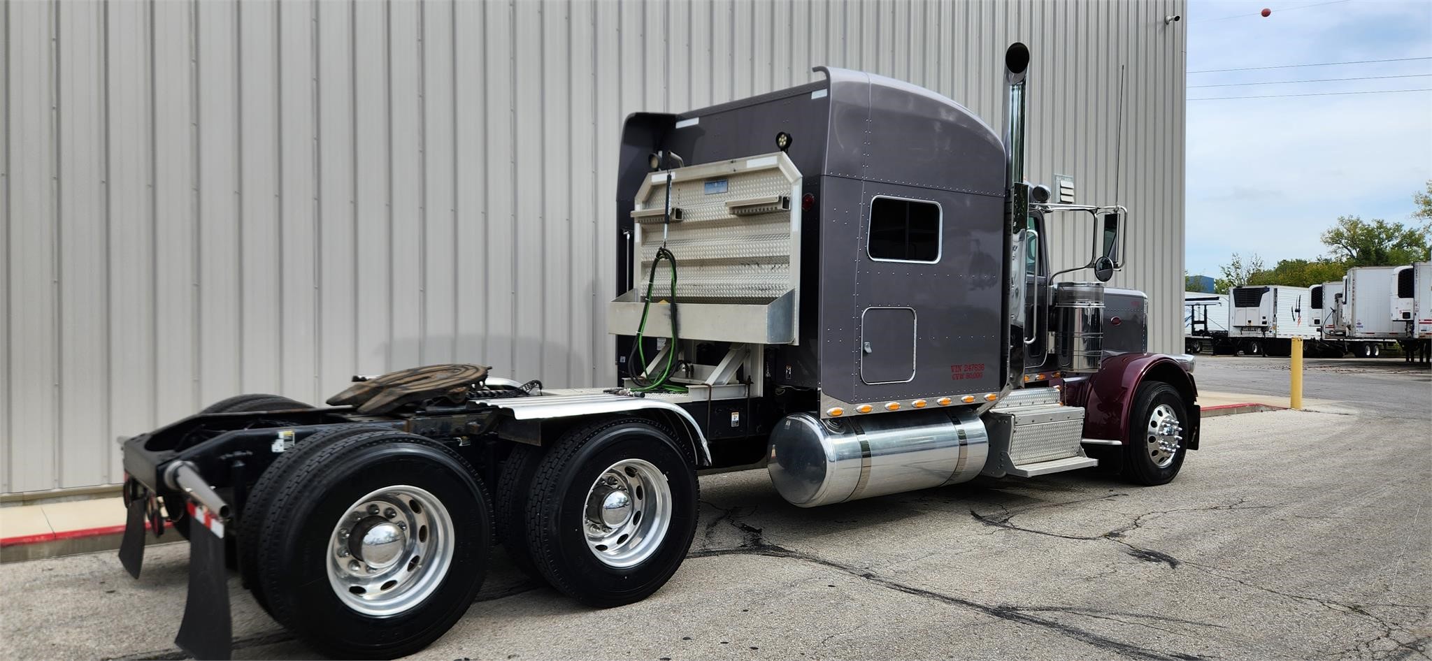 2014 PETERBILT 389 8043056301