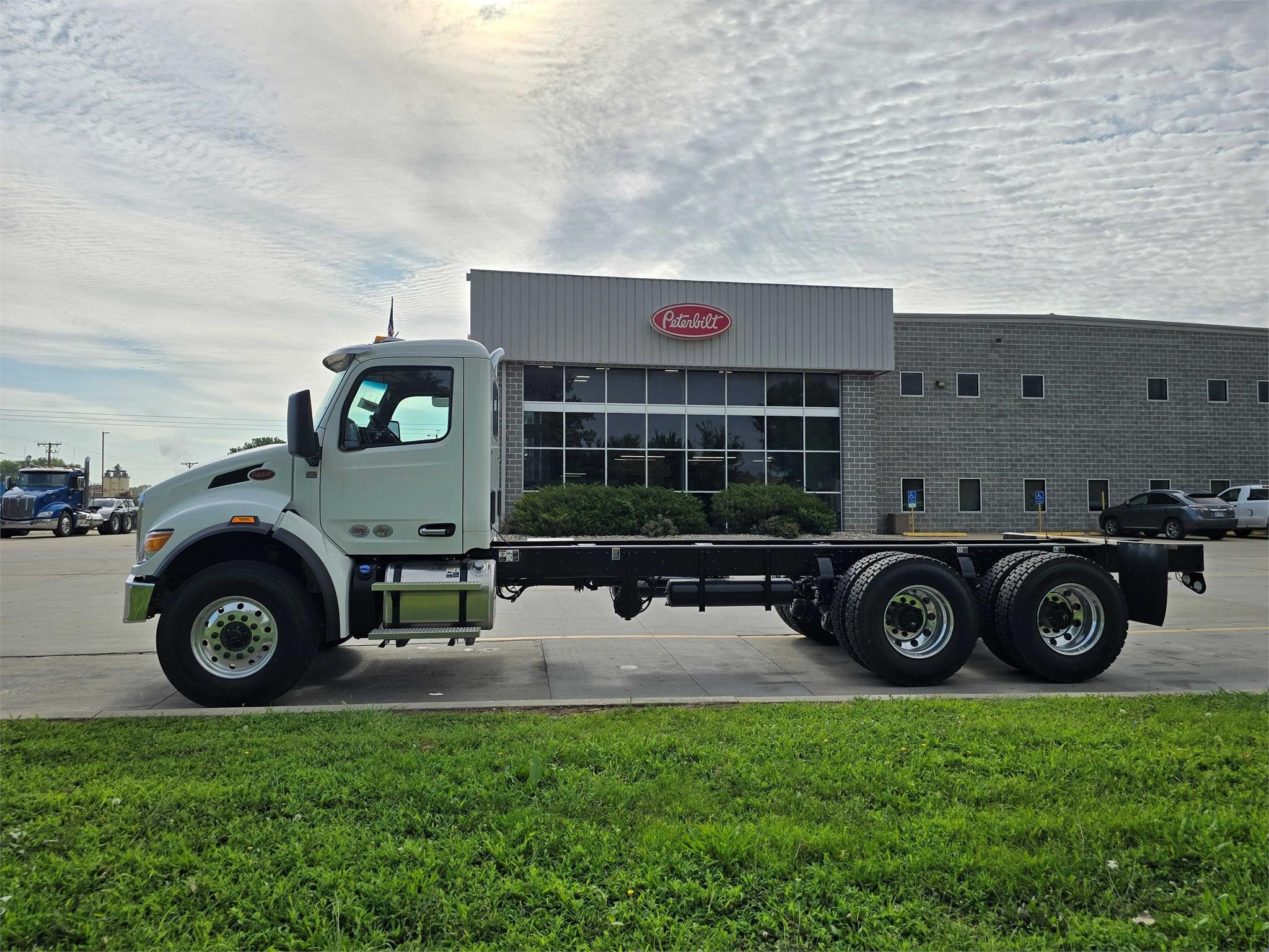 2025 PETERBILT 548 9013979900